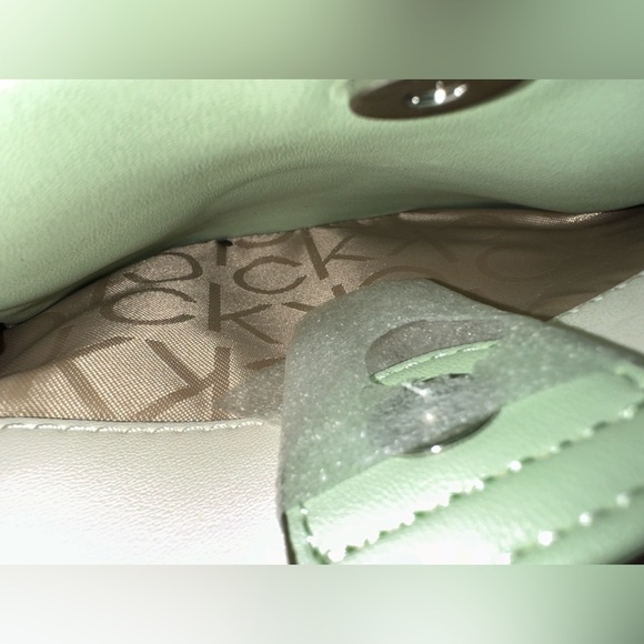 Calvin Klein Lucy Triple Compartment Shoulder Bag/crossbody bag - Picture 15 of 16